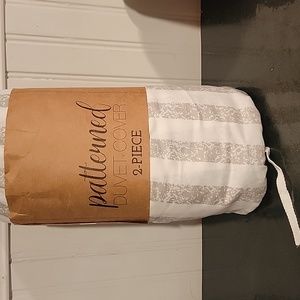 IENJOY XL Twin Duvet Cover with Pillow Sham NWT